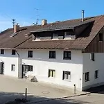 Laemmchen Erholung Im Gruenen Mit Kurzen Wegen Zu Seen Und Stadt *