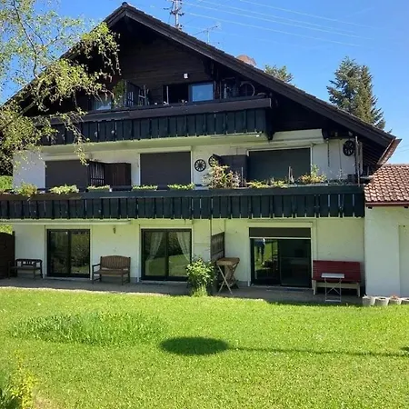 Laemmchen Erholung Im Gruenen Mit Kurzen Wegen Zu Seen Und Stadt זולצברג